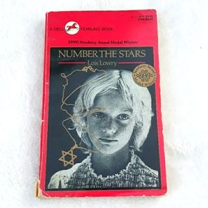 Number The Stars, 1990 Newberry Award Winner paperback book by Lois Lowry